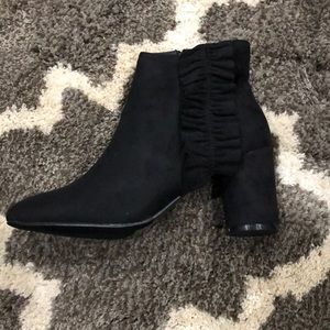 NIB Black Riffle Booties size 9